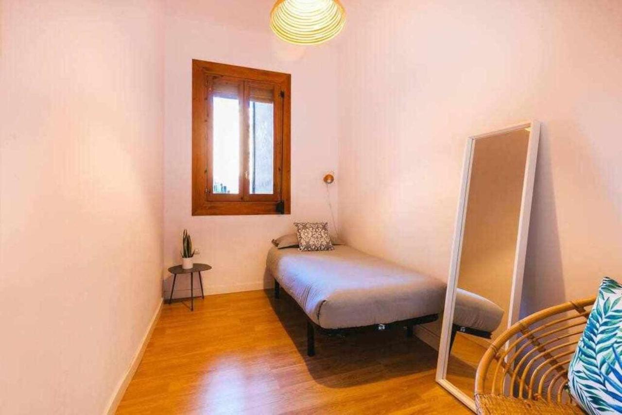 Cozy & Central Apartment Barcelona Ngoại thất bức ảnh