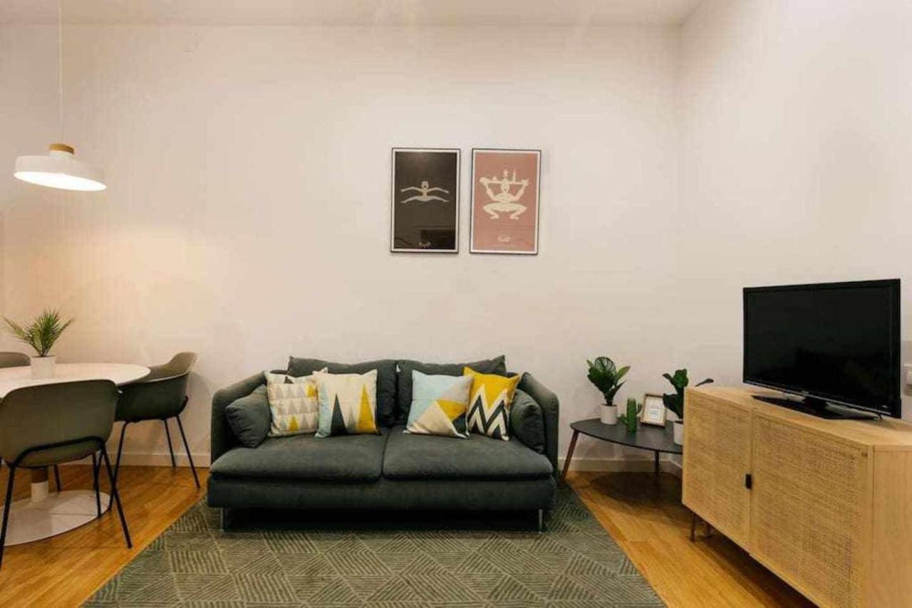 Cozy & Central Apartment Barcelona Ngoại thất bức ảnh