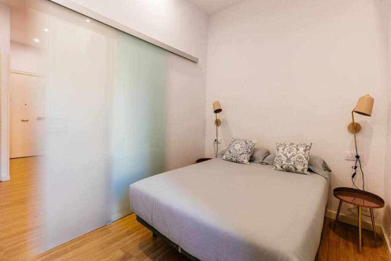 Cozy & Central Apartment Barcelona Ngoại thất bức ảnh