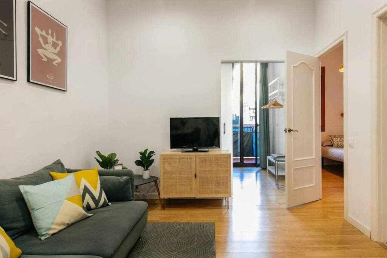 Cozy & Central Apartment Barcelona Ngoại thất bức ảnh