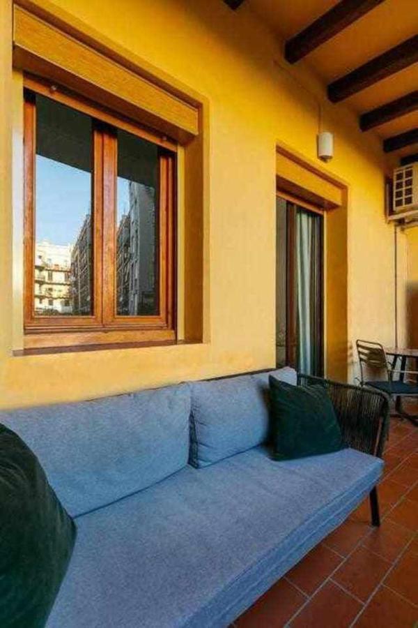 Cozy & Central Apartment Barcelona Ngoại thất bức ảnh