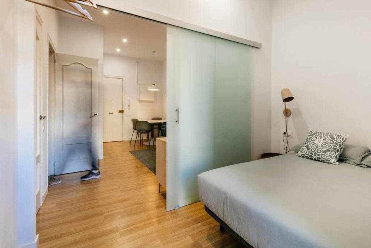 Cozy & Central Apartment Barcelona Ngoại thất bức ảnh
